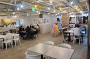 오롯이 청년 손에 맡겨진 ‘전통시장 청년몰’ 활성화…각자도생 안 된다