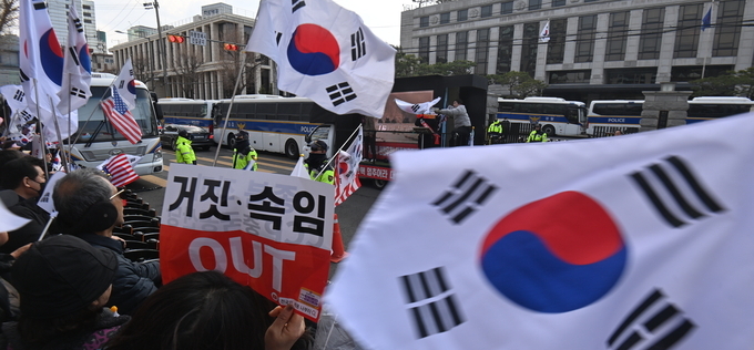 [기획] 훌리건 득보는 정치인은…‘20년’ 잡아 양극화 깬다