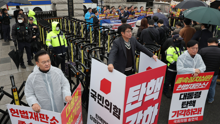 여야, 이재명 2심 무죄에 ‘尹 탄핵’ 여론전 고조