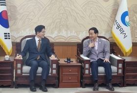 국민의힘 2차 경선 투표 시작…유정복 시장 만난 김문수·한동훈 후보
