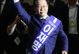 가난한 소년공 이재명의 롤러코스터 정치 인생