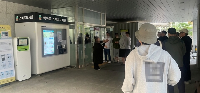 [르포] 사전투표 나선 경기도민들…“더 나은 미래 위해 투표”