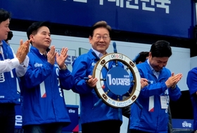 이재명, 15번째 경기도 行…‘리박스쿨·국힘 연계’ 의혹 조명