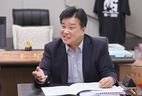 성희롱 논란에도…양우식 경기도의원, 자숙 없는 행보