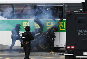 평택항서 실전 같은 대테러 훈련…경찰·군·소방 합동 대응 체계 점검
