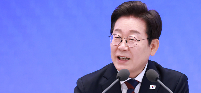 李 첫 기자회견, 金과 통한 키워드…일하는 행정가 ‘케미’ 기대