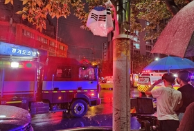 광명 아파트 주차장서 화재…차량 폭발 등 피해 지속