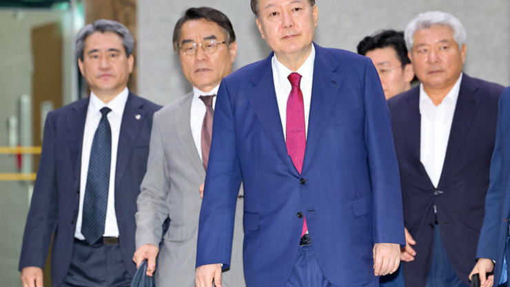 내란 우두머리 尹 재판 4차례 불출석…궐석 재판 진행 예정