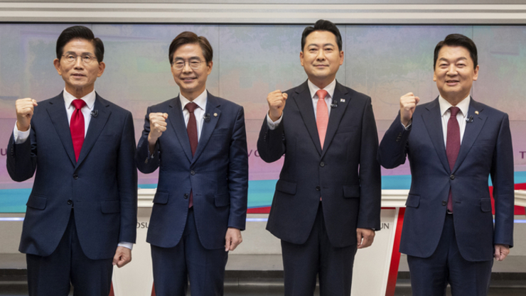 국힘, 당원 투표·국민 여론조사 시작...탄반파 ‘투쟁’·탄찬파 ‘쇄신’ 주장