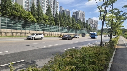 결국 ‘어린이보호구역’ 없는 8차선 건너 당하초 등교하게 된 LH아파트 아이들
