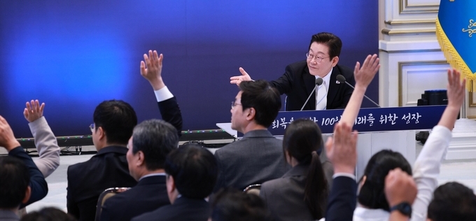 李 대통령, 내란특별재판부에 “무슨 위헌…국민 의지가 중요”