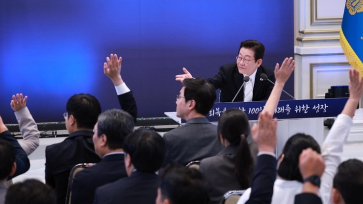 李 대통령, 내란특별재판부에 “무슨 위헌…국민 의지가 중요”