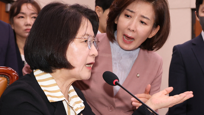 추미애 “윤석열 오빠에 무슨 도움되냐” vs 나경원 ‘격노’···법사위 파행