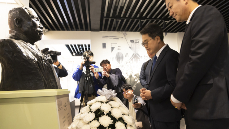김동연 지사, 중국 출장 첫 일정으로 충칭 임시정부 찾아