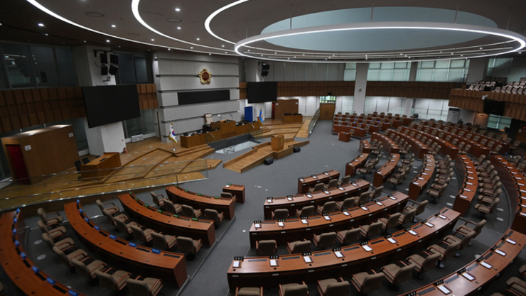 경기도지사 재의요구 카드에 ‘협치’ 대신 ‘갈등’ 부글부글