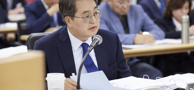 [경기도 국감] 건강한 지적은 인정·정쟁 야기는 반박…위기대응 돋보인 김동연