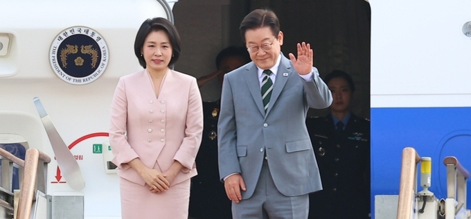 李 대통령, 막 오른 ‘정상외교 슈퍼위크’...아세안 정상회의·APEC 이어져