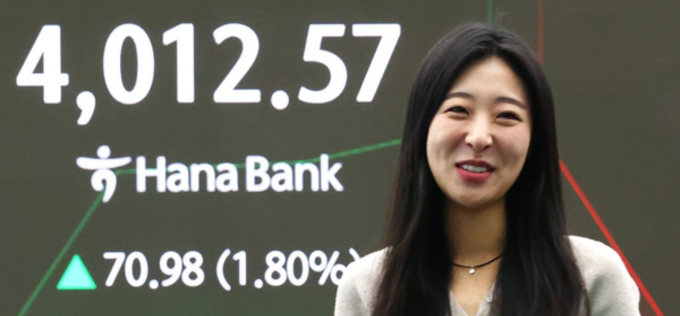 코스피 사상 첫 4000 돌파…‘10만전자’ 이끌었다