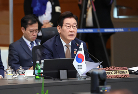 李 대통령 “지경학적 위기 봉착…아세안+한중일 협력 박차 가해야”