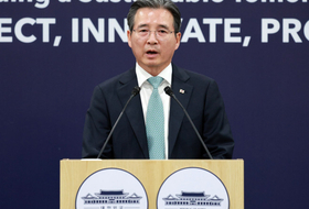 한미 관세협상 타결…"車 25→15, 반도체는 대만 수준"