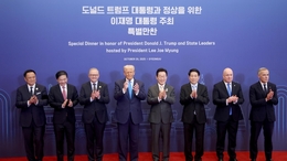 트럼프 “韓, 핵 추진 잠수함 건조 승인”...여야 모두 환영