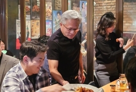 ‘깐부회동’ 특수…깐부치킨 본점, 주문 폭주에 결국 ‘임시 휴업’