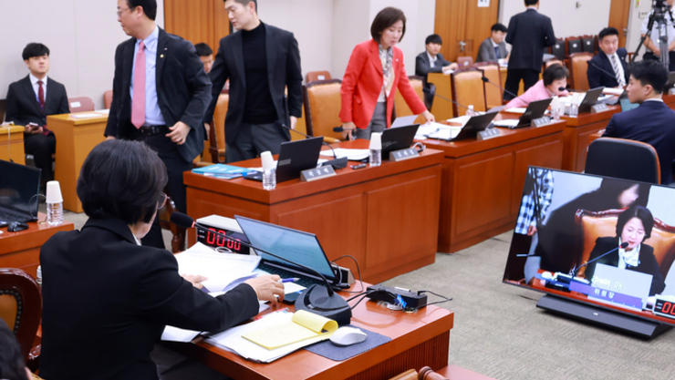 與, ‘허위조작정보근절법’ 수정안 제출 예정