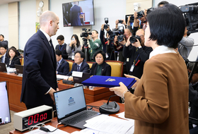 쿠팡 김범석, 국회 청문회 또 불출석···최민희 “결코 용납 못 해” 질타