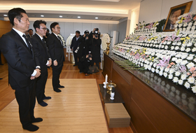 故 이해찬 전 총리 빈소에 정치권 조문 행렬