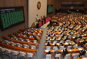제헌절 다시 빨간날로···반도체특별법 등 90여개 비쟁점 민생법안 본회의 통과