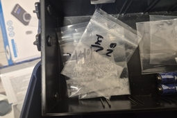 CCTV 사각지대 노린 마약 운반, 시청 7급 공무원 구속기소