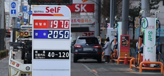 국제유가 급등에 석유 3단체 “국내 유가 안정 적극 협조”