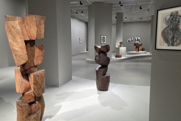 [오늘의 전시] 구순의 나이에도 멈추지 않는 '톱질'…호암미술관, '김윤신: 합이합일 분이분일'