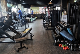 [르포] 무자격자 영업·문어발식 확장에…헬스장 점주들 ‘울상’