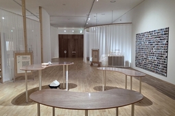 [오늘의 전시] 부수고 깨뜨리며 바라보는 도자의 본질, '흙과 우리 사이에 놓인 것들'