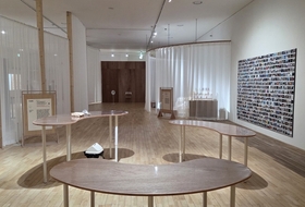 [오늘의 전시] 부수고 깨뜨리며 바라보는 도자의 본질, '흙과 우리 사이에 놓인 것들'