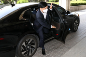 '김학의 출금 사건 외압' 기소된 이성윤…자진사퇴 요구는 일축