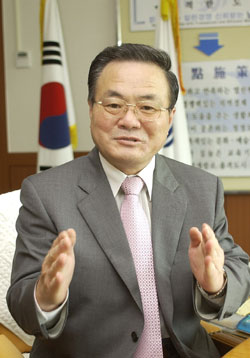  윤태진 남동구청장