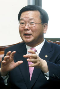 김부겸 국회 교육과학기술위원회 위원장