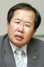 경기대학교 행정대학원 김익식 원장