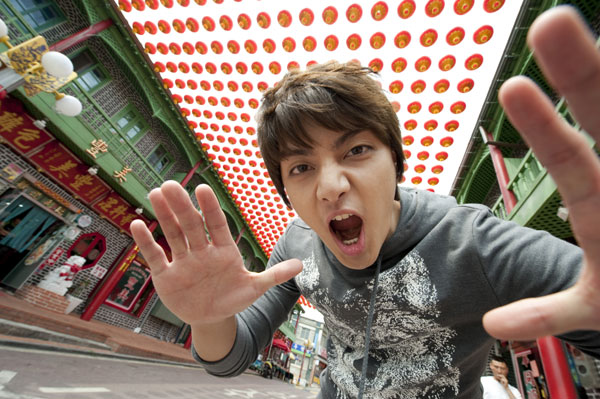 T-MAX와 함께하는 인천공항 사인회를 펼칠 인천관광 홍보대사인 한류스타 김준.