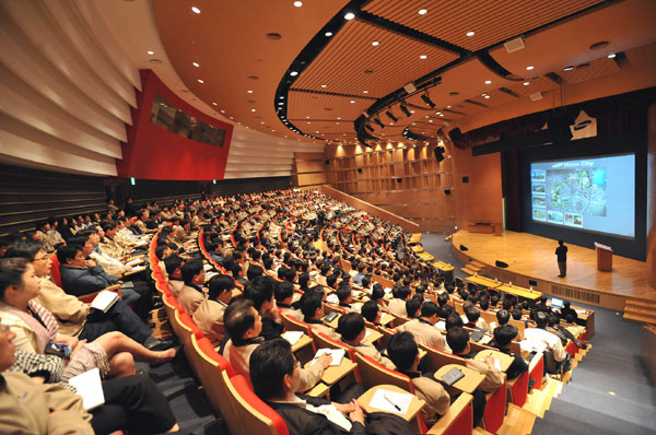 ‘삼성 나노 시티’ 선포식이 지난 6일 삼성전자 기흥사업장에서 반도체사업부 권오현 사장과 1천여 명의 임직원들이 참석한 가운데 진행됐다.