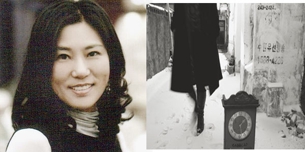포토프랜즈 동호회 회장 이민숙씨(왼쪽)의 작품 ‘추억으로 가는 골목길’