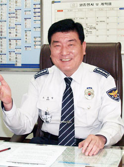 사건분석과 형사활동 강화로 경기도 관서 1위를 차지한 조종림 군포경찰서장.
