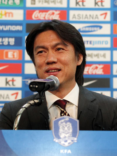 5일 서울 신문로 축구회관에서 열린 기자회견에서 홍명보 올림픽 대표팀 감독이 질문에 답하고 있다./연합뉴스