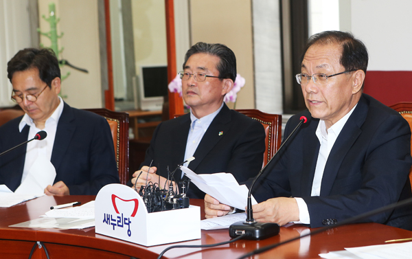 7일 오전 국회에서 열린 새누리당 최고위원회의에서 황우여 대표가 모두발언을 하고 있다. /연합뉴스