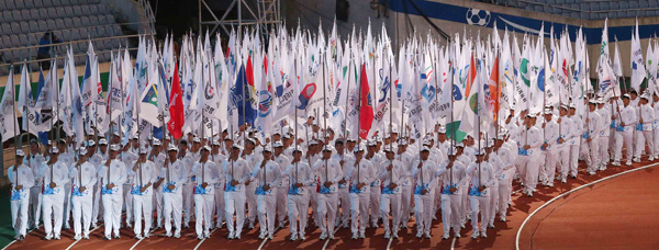 제94회 전국체육대회 개막을 하루 앞둔 17일 오후 인천시 남구 문학경기장에서 기수단이 개막식 예행연습을 하고 있다./오승현기자 osh@