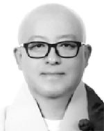 탄탄 용인대 객원교수·스님
