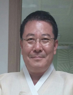 김운기 서지학자