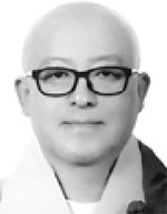 탄탄 용인대 객원교수·스님